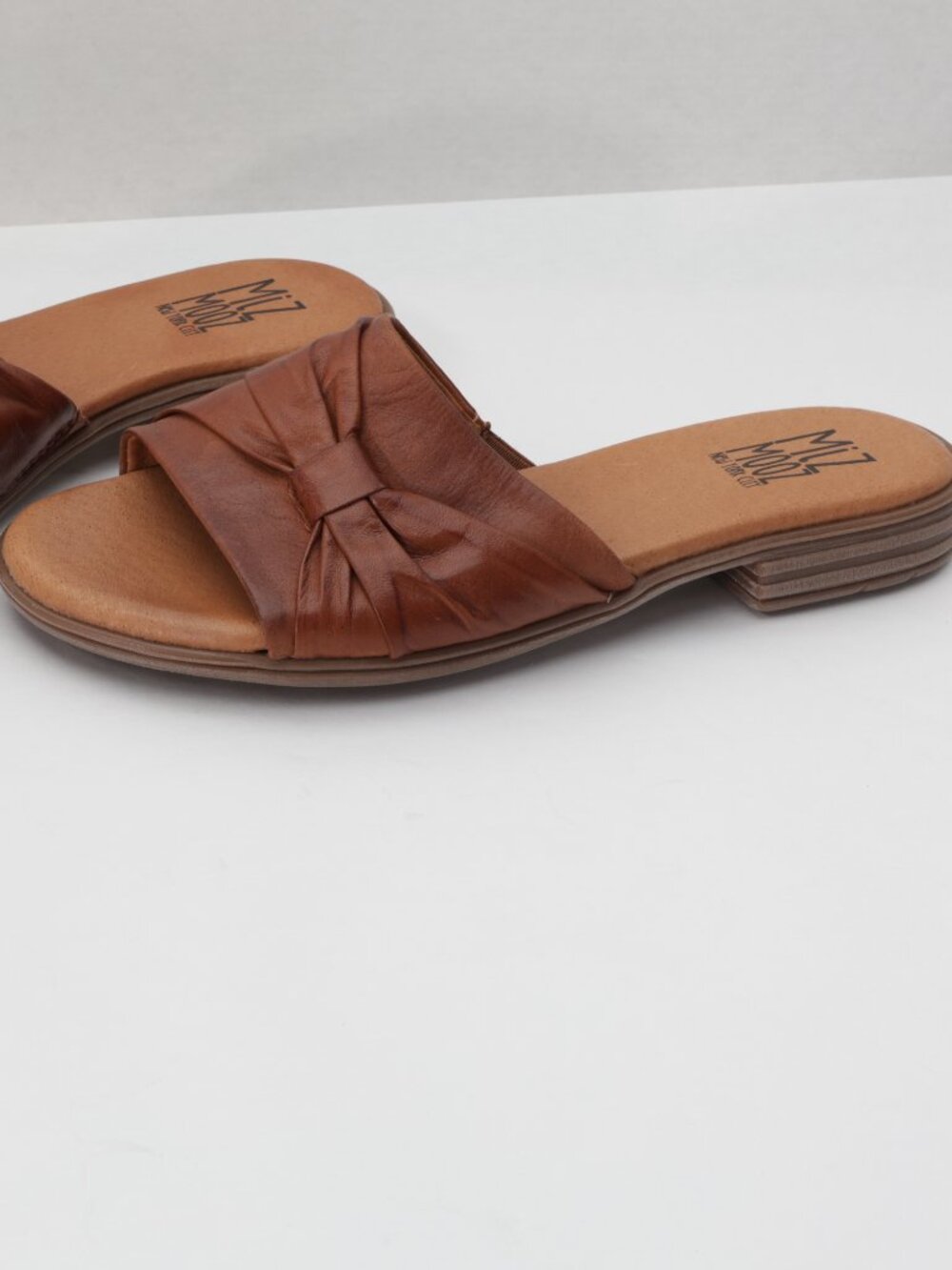 Miz Mooz Women's Leather Ruched Slide Sandals Daisey Brandy euro 37- US 6-6.5